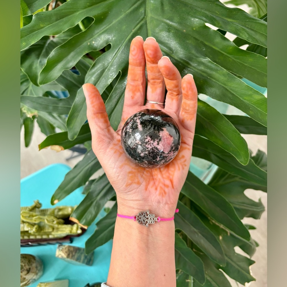 Rhodonite sphere - Picture 2 of 5